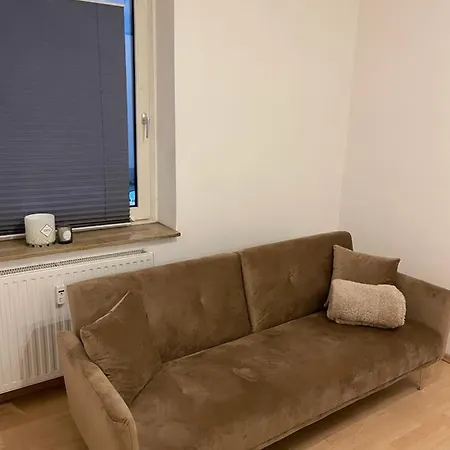 Zentrale Zweizimmerwohnung * Dusseldorf